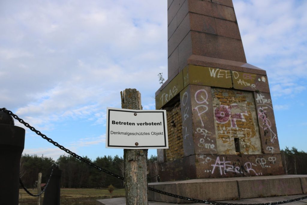 Dallgow-Döberitzer Heide (Obelisk)